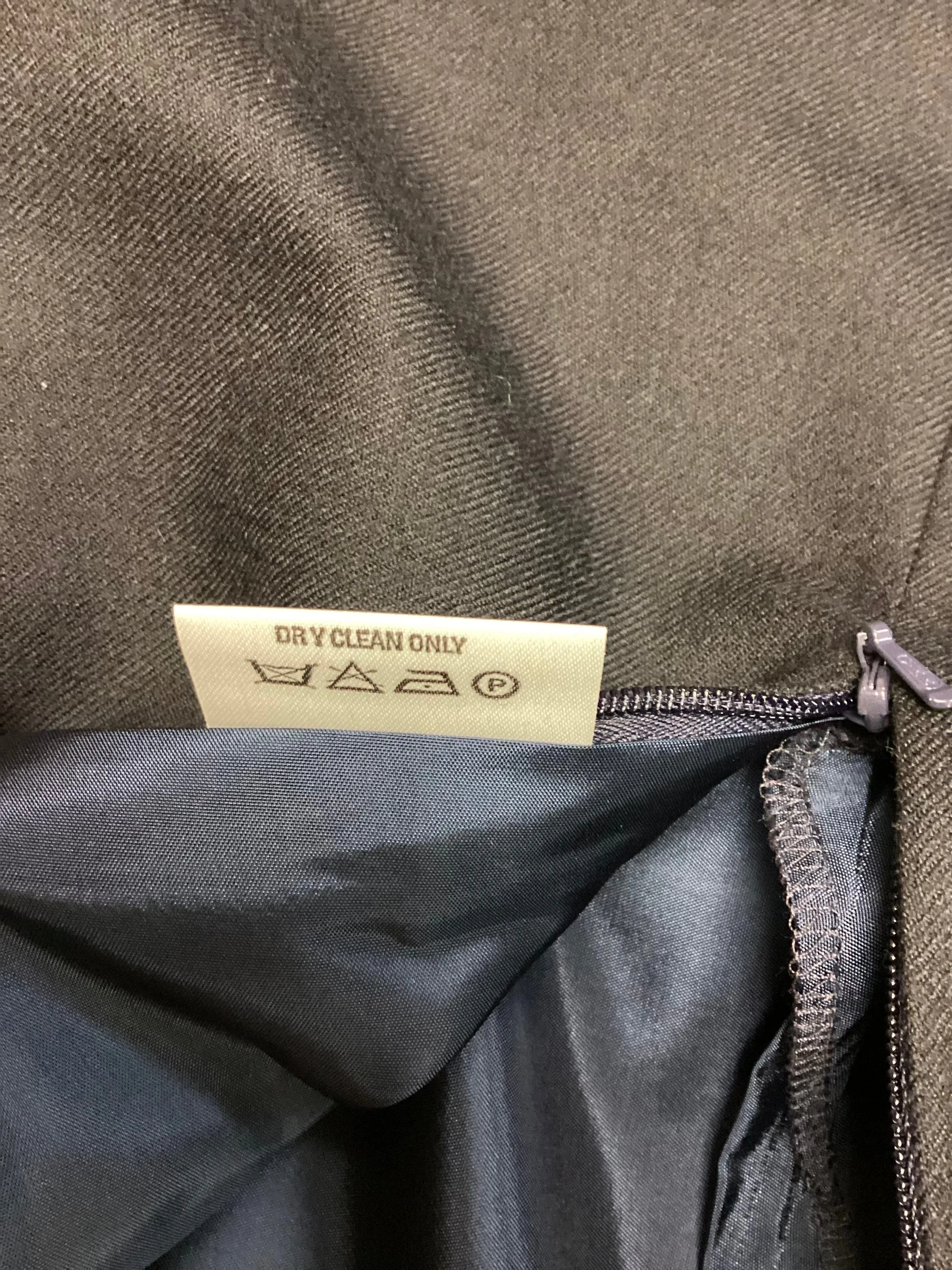DAKS Signature Vintage Navy Blue Pure Wool Pencil Skirt Size 18