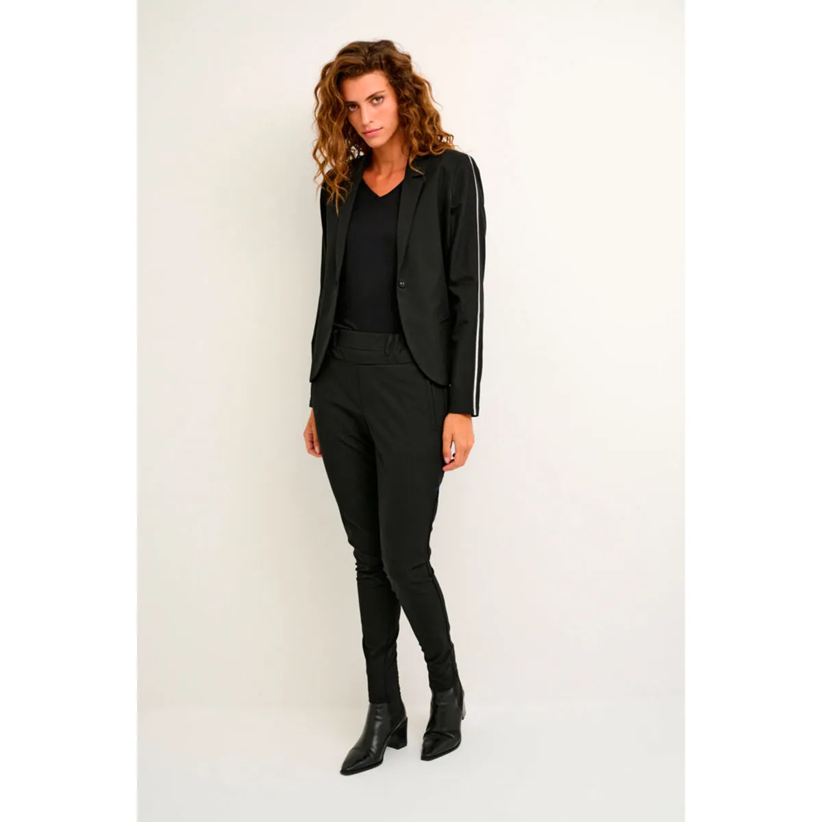 Sharon Jillian blazer black w. silver lurex tape